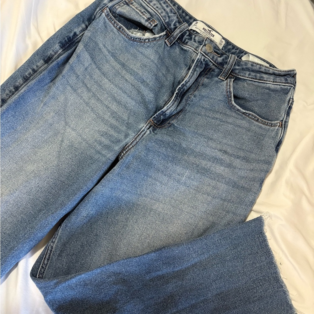 Hollister Curvy Ultra High-Rise Vintage Straight Jeans